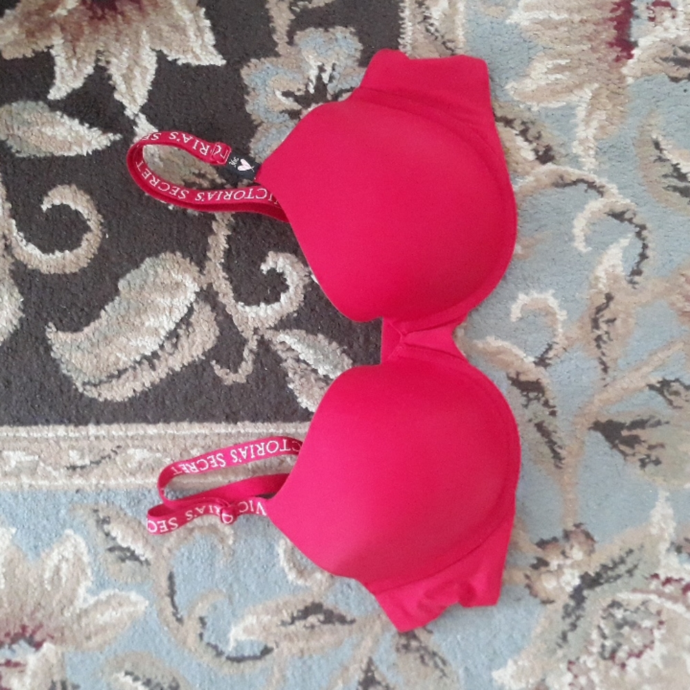 *Host Pick*VS T shirt lightly lined demi bra